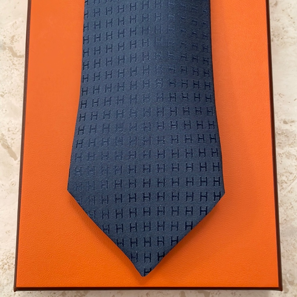 Authentic Hermes Tie BRAND NEW NEVER WORN